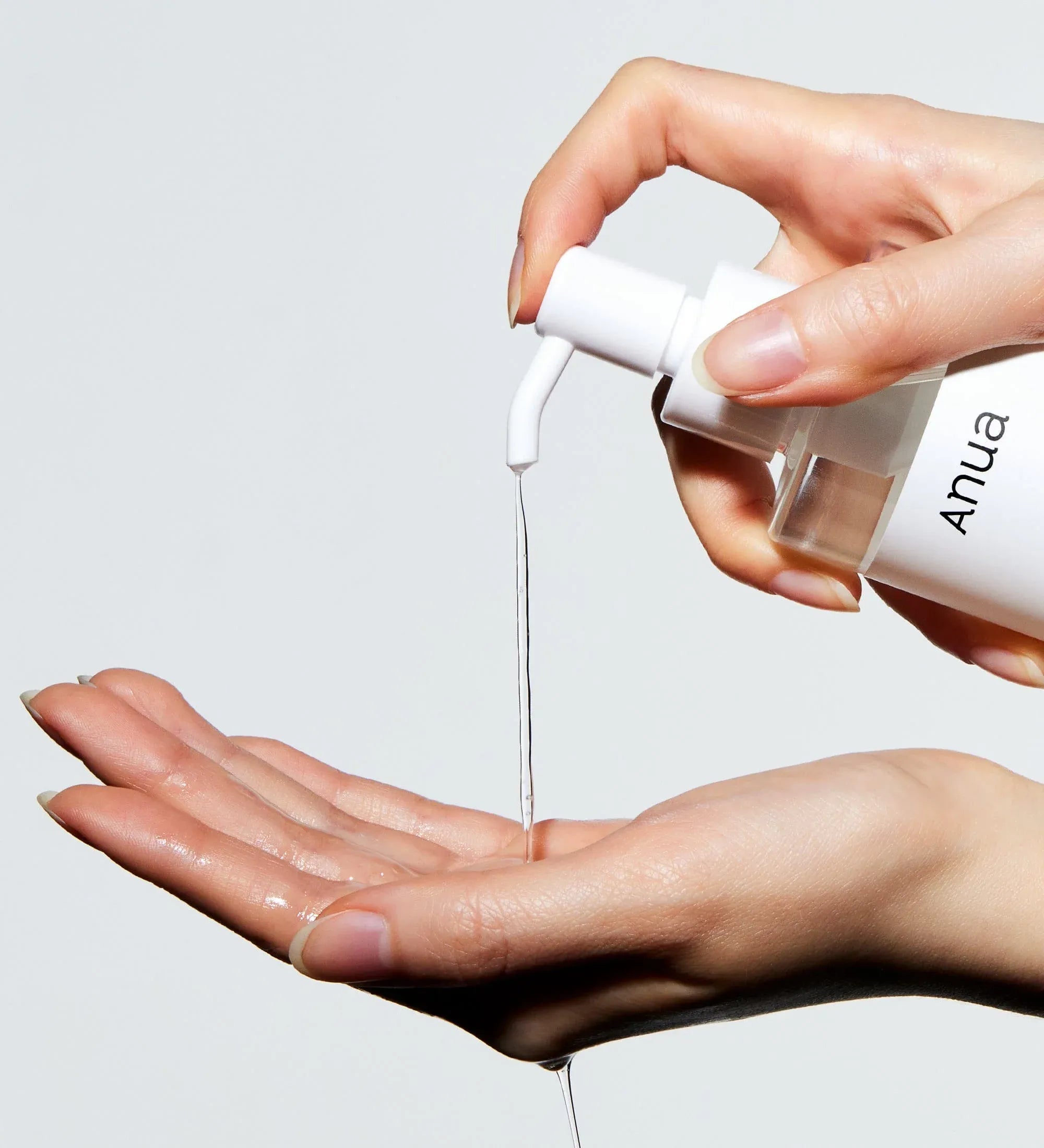 غسول زيتي لتنظيف المسام - خفيف للبشره الحساسه