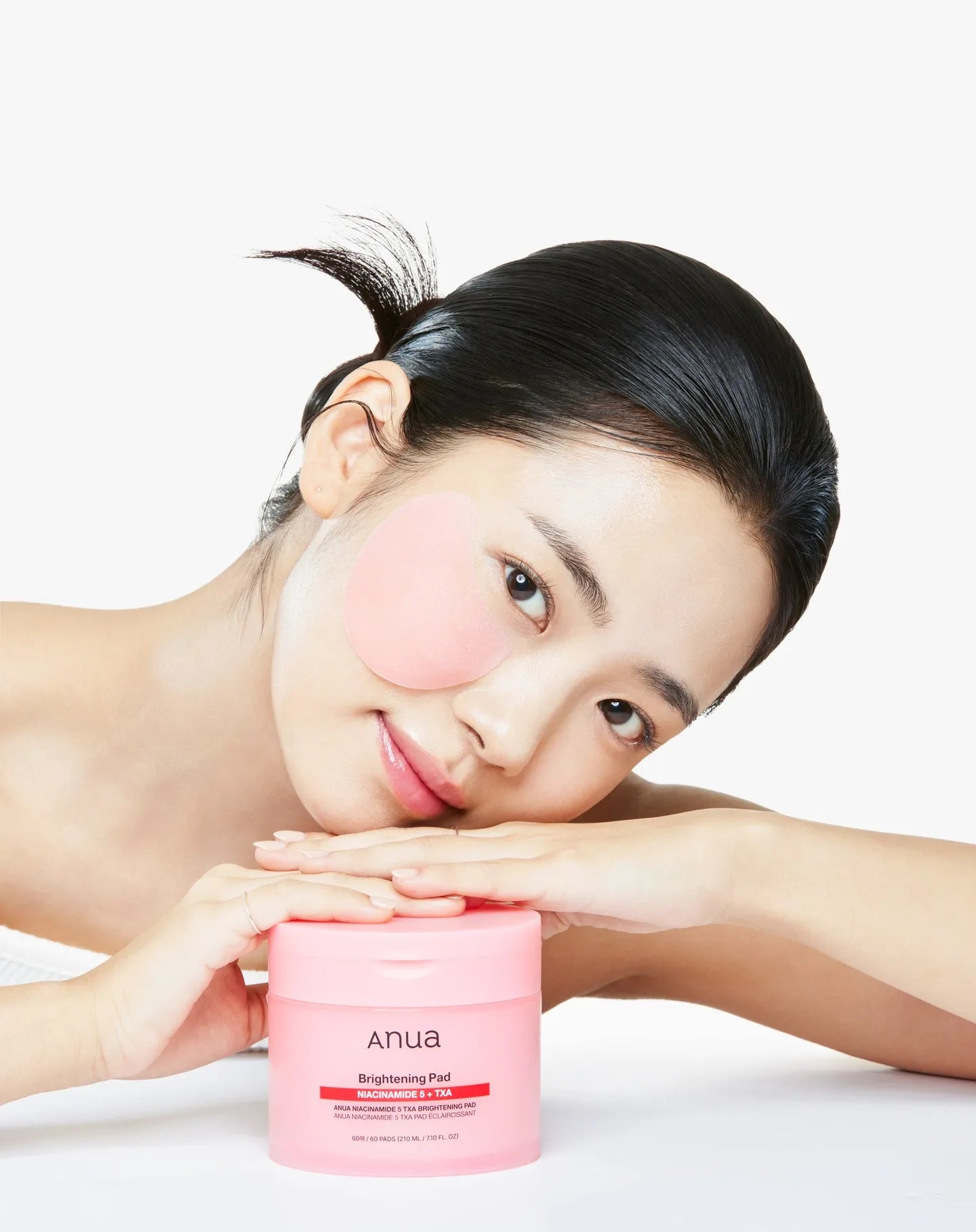 وسادة تفتيح البشرة نياسيناميد 5 تي اكس ايه